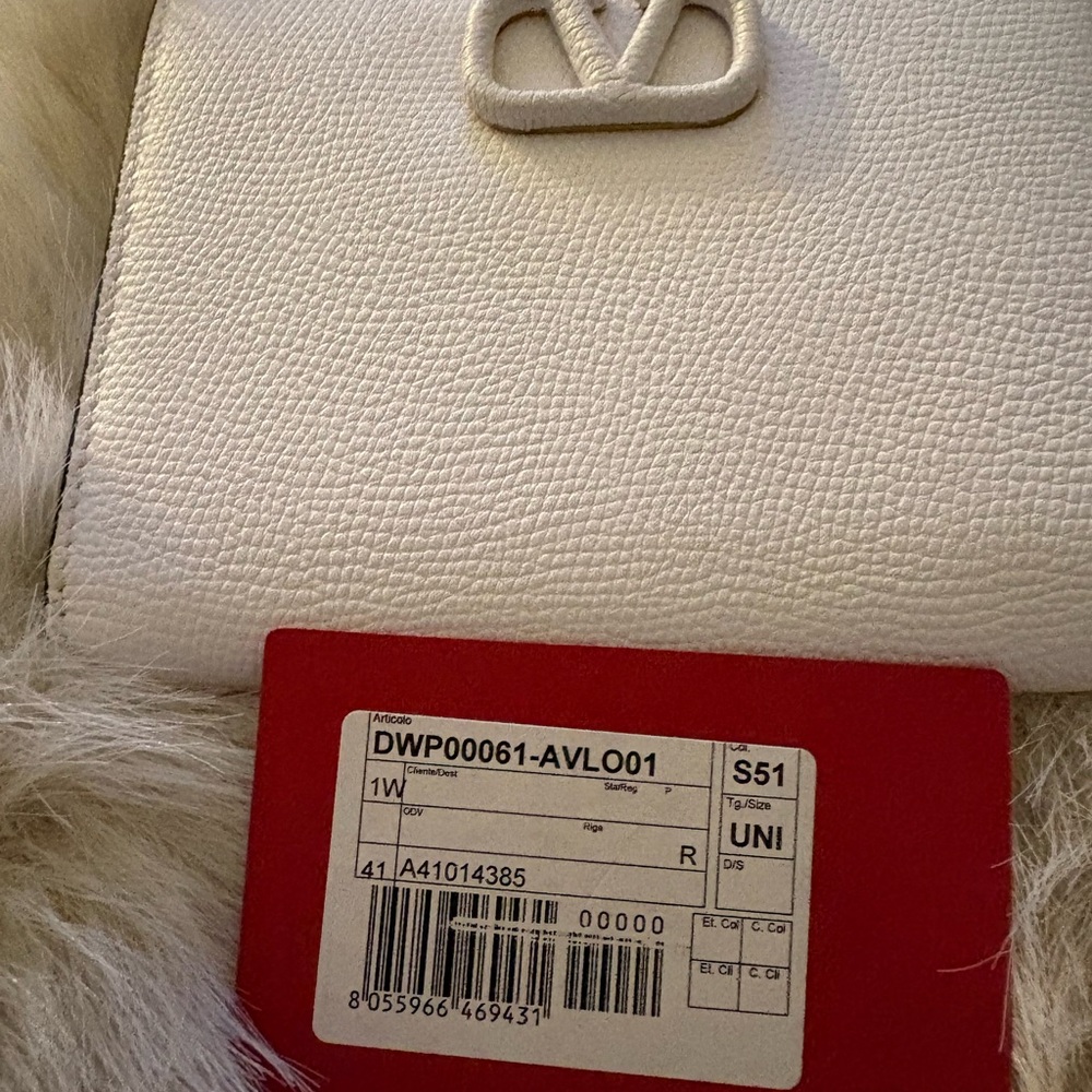 Valentino White Cream Leather Wallet. - Picture 7 of 10